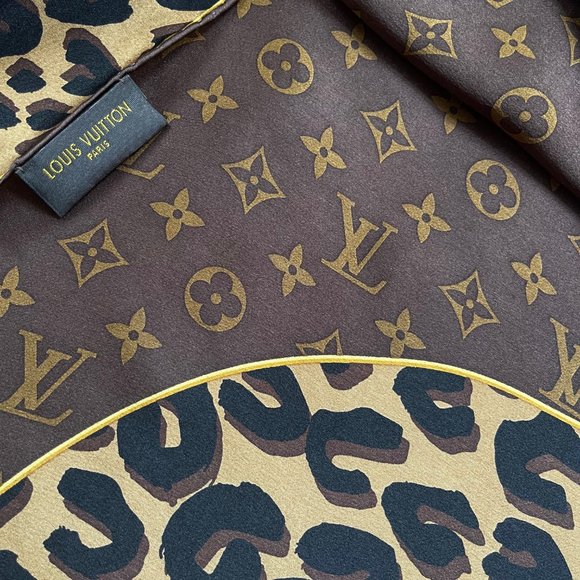 New Louis Vuitton Scarf Leopard Print Monogram Flower Silk Wrap - Picture 9 of 16